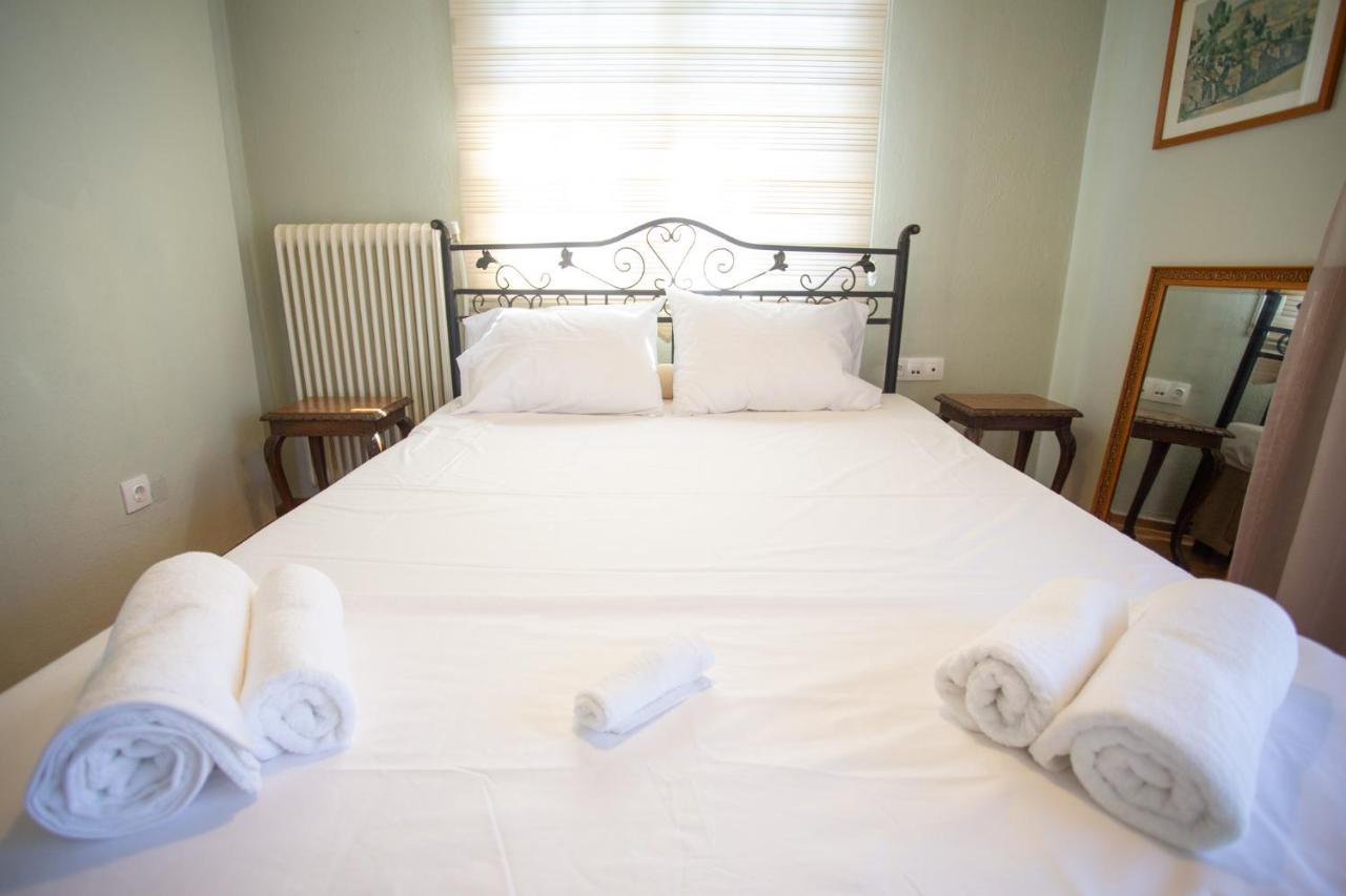 Τraditional Fully Detached Villa On A Luxurious Hillock Of Thessaloniki With Its Own Garden Also For Family & Wedding Gatherings For 10 To 25 People Only 15 Minutes From Airport Zewnętrze zdjęcie