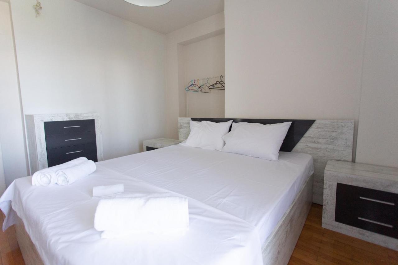 Τraditional Fully Detached Villa On A Luxurious Hillock Of Thessaloniki With Its Own Garden Also For Family & Wedding Gatherings For 10 To 25 People Only 15 Minutes From Airport Zewnętrze zdjęcie