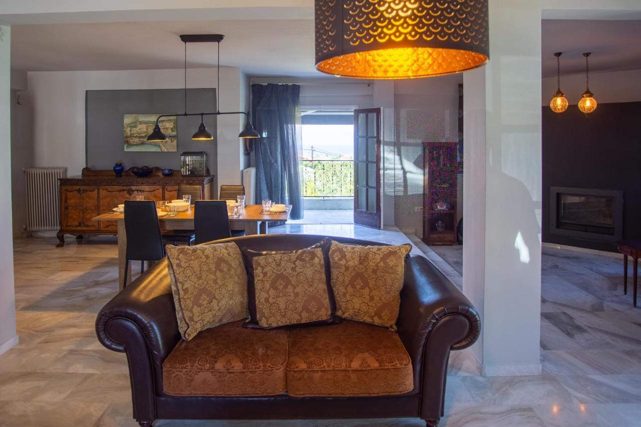 Τraditional Fully Detached Villa On A Luxurious Hillock Of Thessaloniki With Its Own Garden Also For Family & Wedding Gatherings For 10 To 25 People Only 15 Minutes From Airport Zewnętrze zdjęcie
