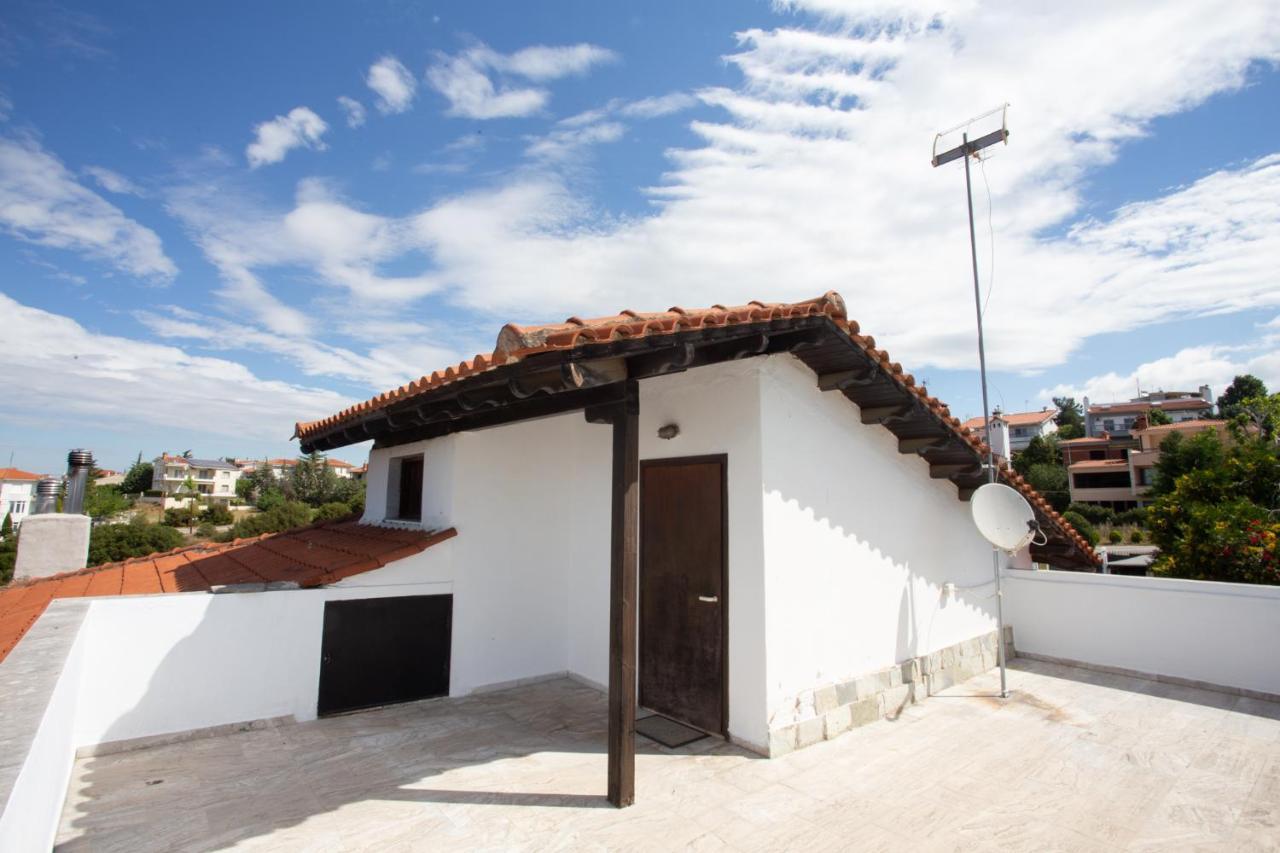 Τraditional Fully Detached Villa On A Luxurious Hillock Of Thessaloniki With Its Own Garden Also For Family & Wedding Gatherings For 10 To 25 People Only 15 Minutes From Airport Zewnętrze zdjęcie