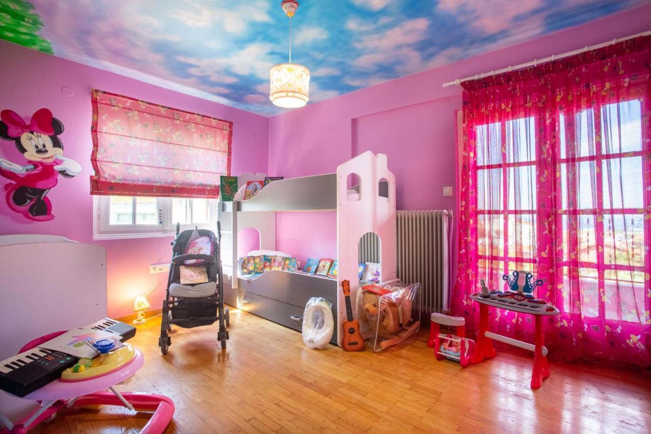 Τraditional Fully Detached Villa On A Luxurious Hillock Of Thessaloniki With Its Own Garden Also For Family & Wedding Gatherings For 10 To 25 People Only 15 Minutes From Airport Zewnętrze zdjęcie