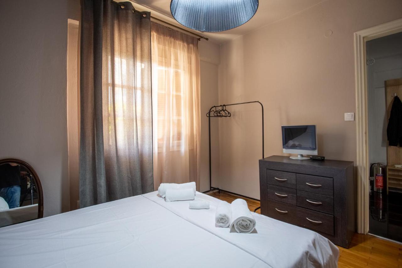 Τraditional Fully Detached Villa On A Luxurious Hillock Of Thessaloniki With Its Own Garden Also For Family & Wedding Gatherings For 10 To 25 People Only 15 Minutes From Airport Zewnętrze zdjęcie