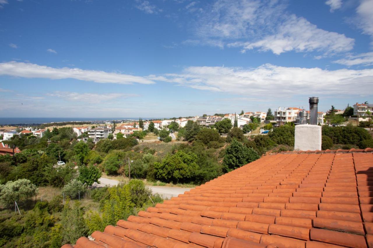 Τraditional Fully Detached Villa On A Luxurious Hillock Of Thessaloniki With Its Own Garden Also For Family & Wedding Gatherings For 10 To 25 People Only 15 Minutes From Airport Zewnętrze zdjęcie