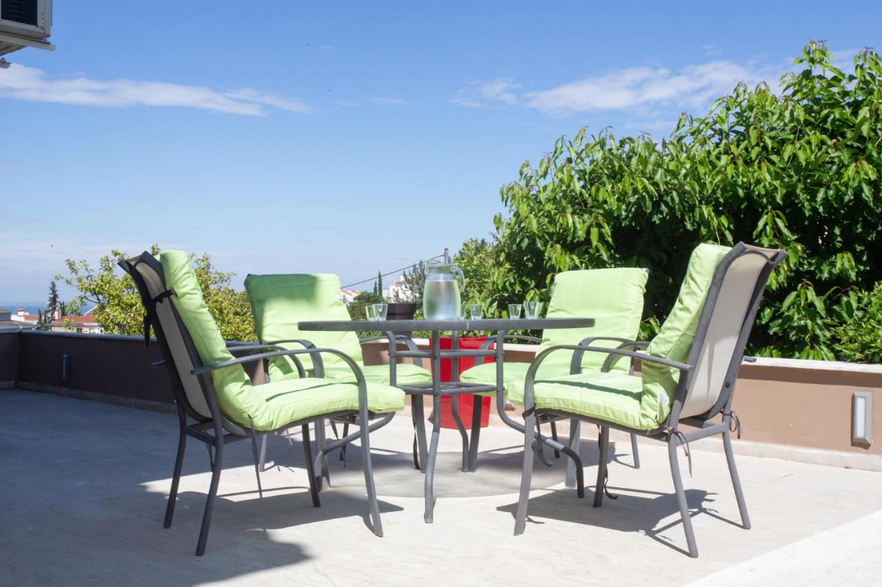 Τraditional Fully Detached Villa On A Luxurious Hillock Of Thessaloniki With Its Own Garden Also For Family & Wedding Gatherings For 10 To 25 People Only 15 Minutes From Airport Zewnętrze zdjęcie