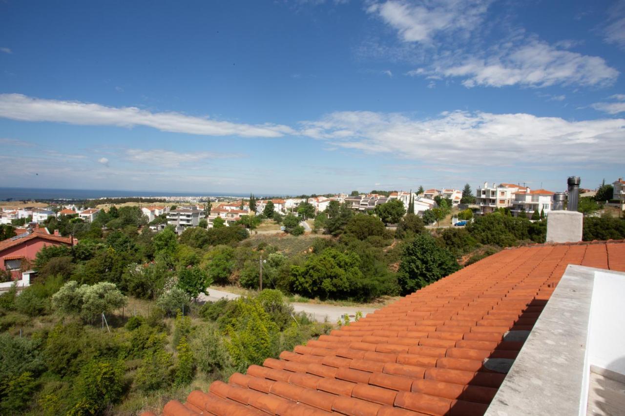 Τraditional Fully Detached Villa On A Luxurious Hillock Of Thessaloniki With Its Own Garden Also For Family & Wedding Gatherings For 10 To 25 People Only 15 Minutes From Airport Zewnętrze zdjęcie