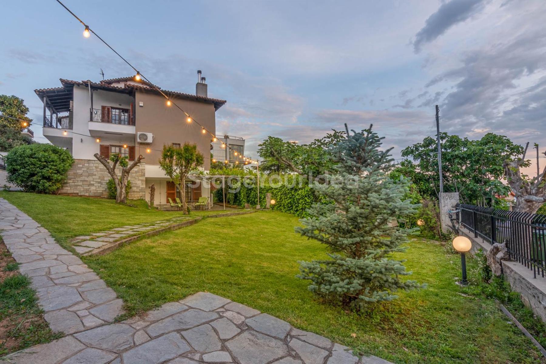 Τraditional Fully Detached Villa On A Luxurious Hillock Of Thessaloniki With Its Own Garden Also For Family & Wedding Gatherings For 10 To 25 People Only 15 Minutes From Airport Zewnętrze zdjęcie