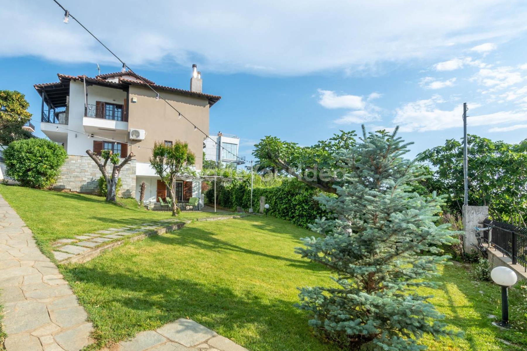Τraditional Fully Detached Villa On A Luxurious Hillock Of Thessaloniki With Its Own Garden Also For Family & Wedding Gatherings For 10 To 25 People Only 15 Minutes From Airport Zewnętrze zdjęcie