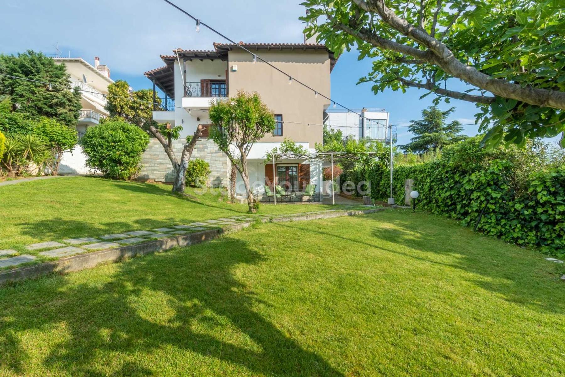 Τraditional Fully Detached Villa On A Luxurious Hillock Of Thessaloniki With Its Own Garden Also For Family & Wedding Gatherings For 10 To 25 People Only 15 Minutes From Airport Zewnętrze zdjęcie